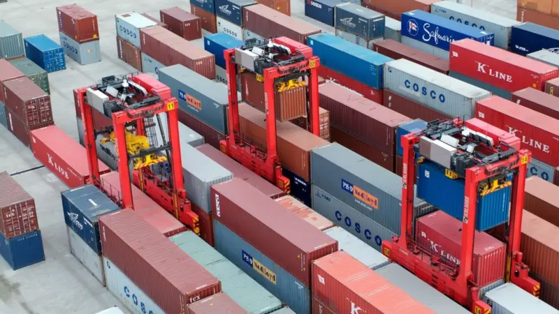 Labour saving: The AutoStrad system at Brisbane has enabled a labour cost per lift saving of AUS$30 to $40 per container compared to Patrick’s non automated straddle ports