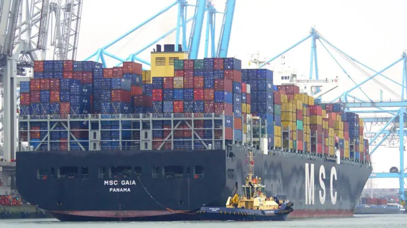 Teamwork: carriers need to look at the bigger picture. Credit: Kees Torn