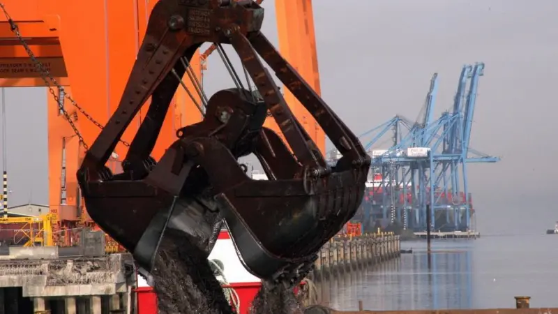 Look out: performance bonds provide protection in construction projects. Credit: Port of Tacoma