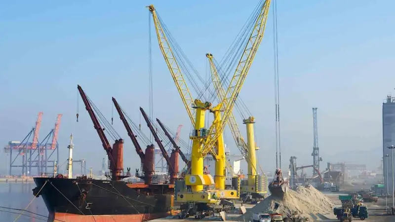 Saqr Port