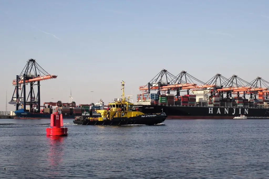 Rotterdam hopes the tool will reduce emissions in and around the port. Photo: Roman Boed