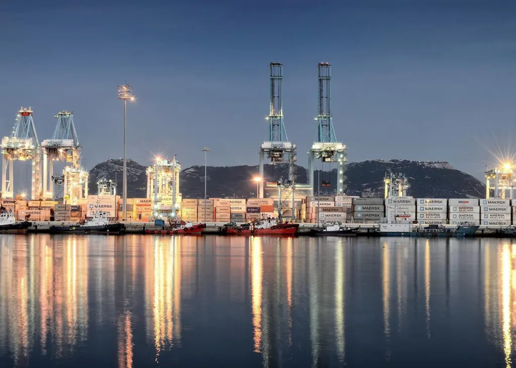 Overshadowed: the big ports don't need to have the monopoly on transhipment. Credit: Paolo Martini