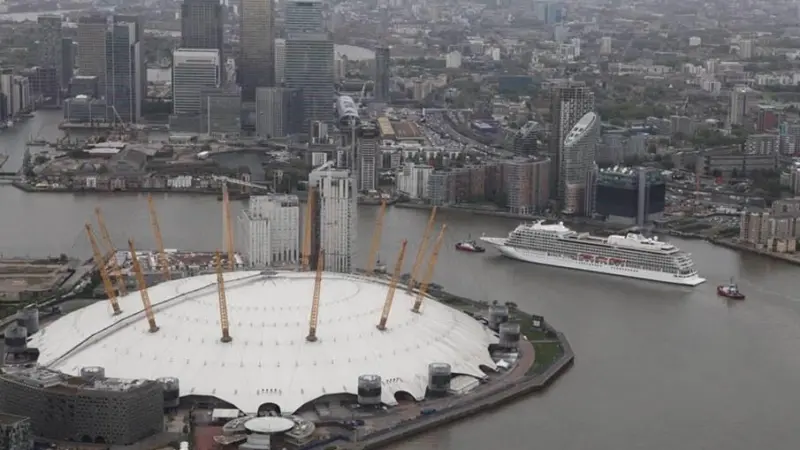 ‘RT Ambition’ and ‘RT Evolution’ towed the Cruise Ship ‘Viking Star’ safely into the Port of London