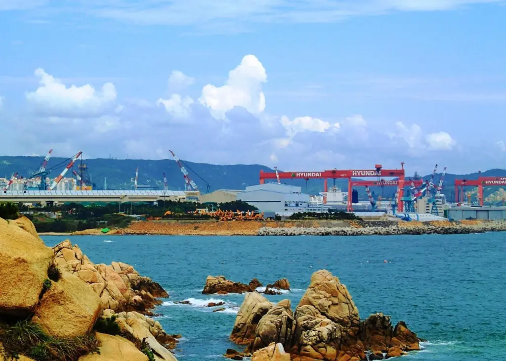 Measure up: with shipyards churning out ever-bigger ships, ports need to step up to the plate. Credit: Sarah Tzinieris
