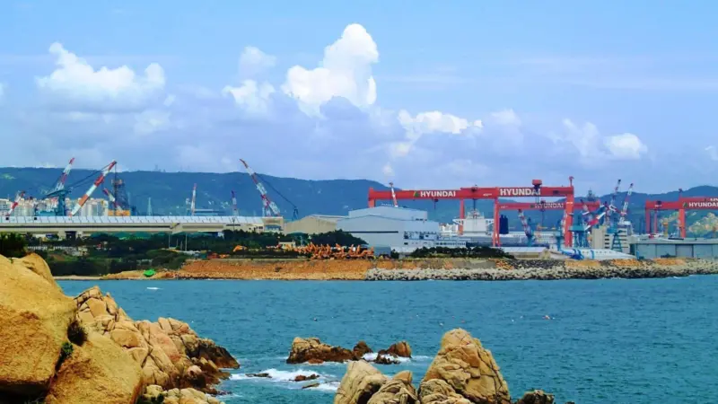 Measure up: with shipyards churning out ever-bigger ships, ports need to step up to the plate. Credit: Sarah Tzinieris