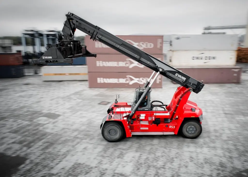 K-Motion embedded in the Gloria reachstacker is said to reduce fuel consumption and emissions by up to 40%