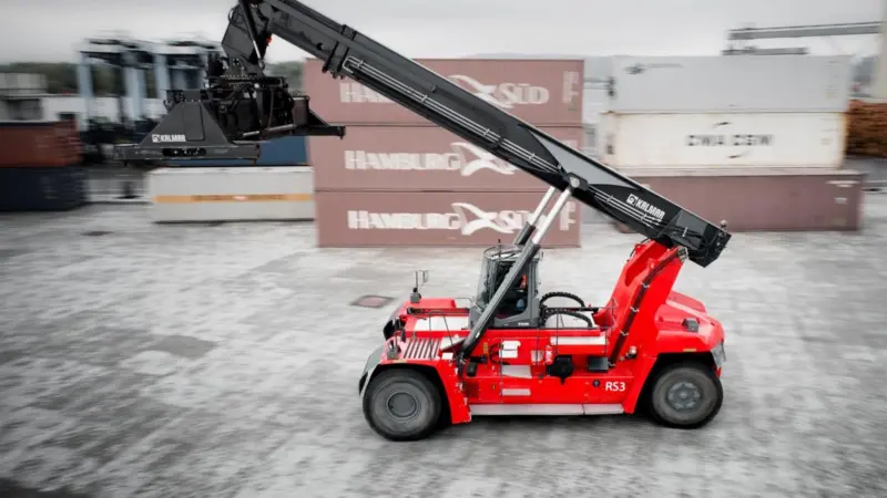 K-Motion embedded in the Gloria reachstacker is said to reduce fuel consumption and emissions by up to 40%