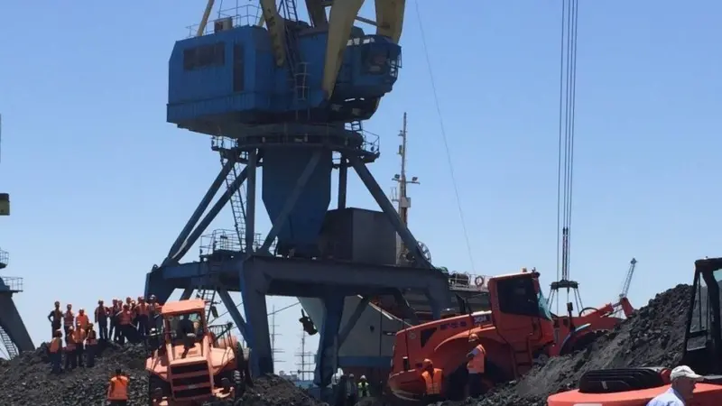 EMS APO is "forbidden to do any loading or unloading", so operations have come to a stop