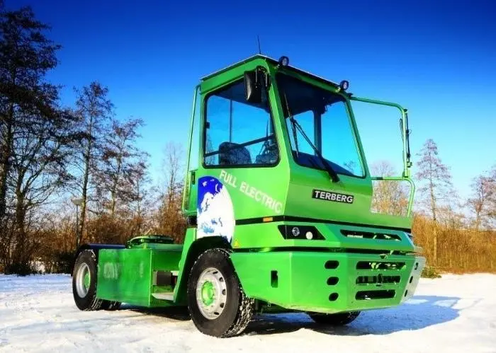 The electric tractors feature an energy transmission and storage system, with lithium iron phosphate batteries as well as a hydraulics system