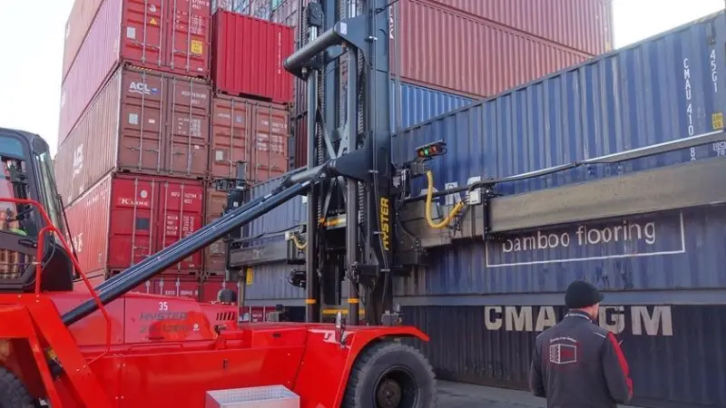Container checking: Hyster’s new container checking device enables fuel savings and optimised productivity