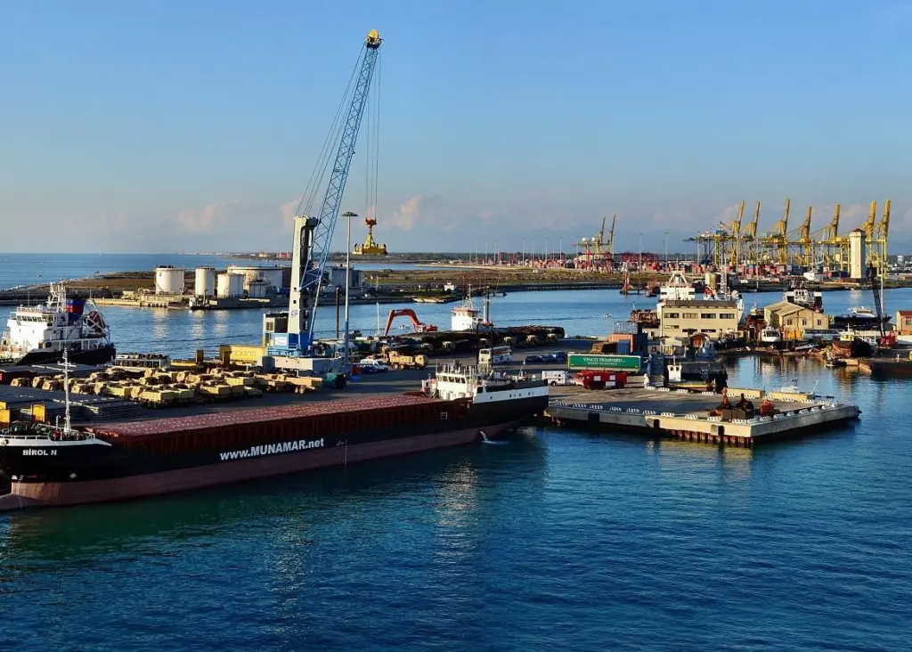 The expansion will enable the Port of Livorno to handle larger vessels. Photo: Robert Pittman/Flickr