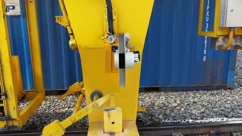 00_99192_LaseTLP_-_Installation_example_-_2D_Laser_measurement_system_mounted_on_gantry_web