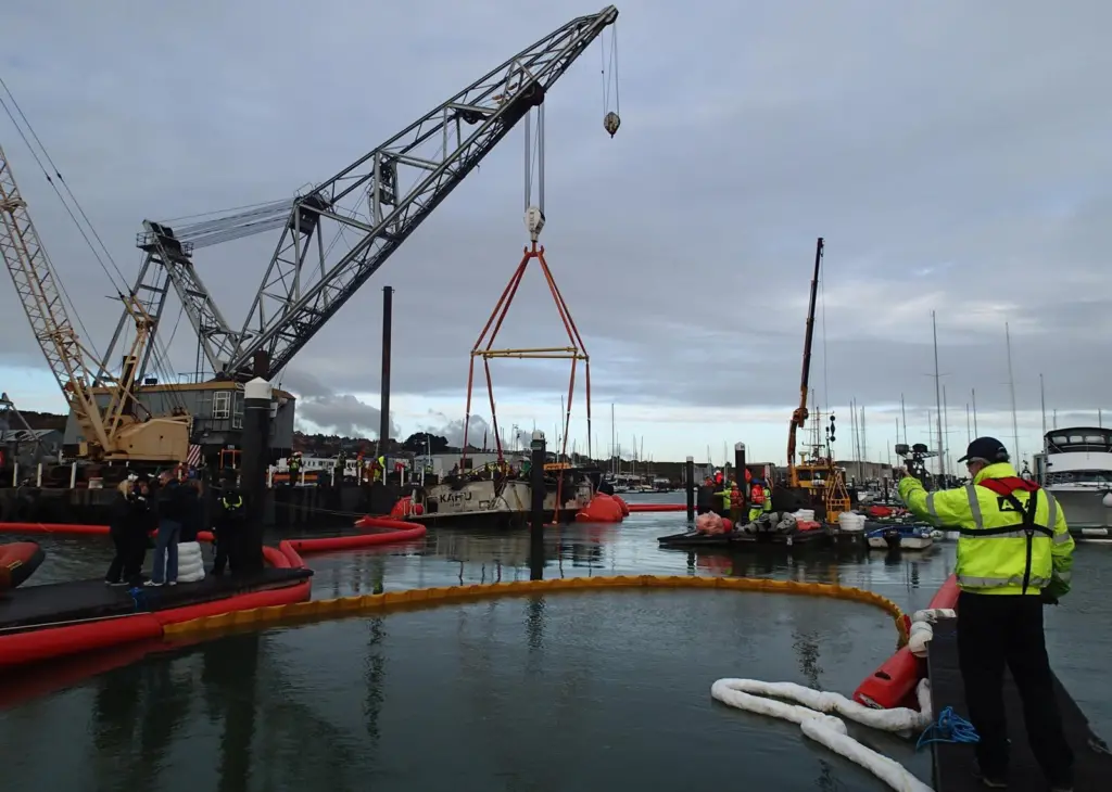 Adler & Adler conducted a case study on the cleanup of the Kahu yacht sinking (as covered in more detail in MJ Jan 14)