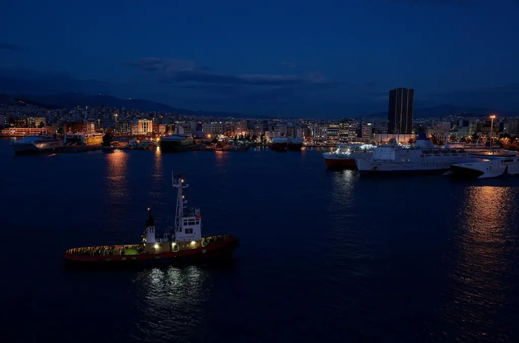 No vessel movements will take place during the strike period