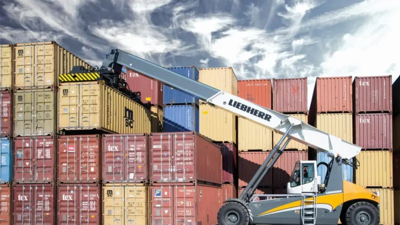 The Port of Ravenna has recently acquired a Liebherr LRS 545 reachstacker