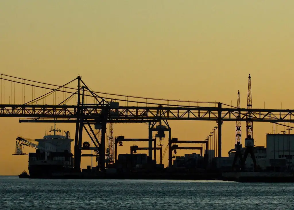 Enhanced co-ordination between the ports of Lisbon (pictured) and Setúbal offered up as an alternative. Credit: Pedro Ribeiro Simões