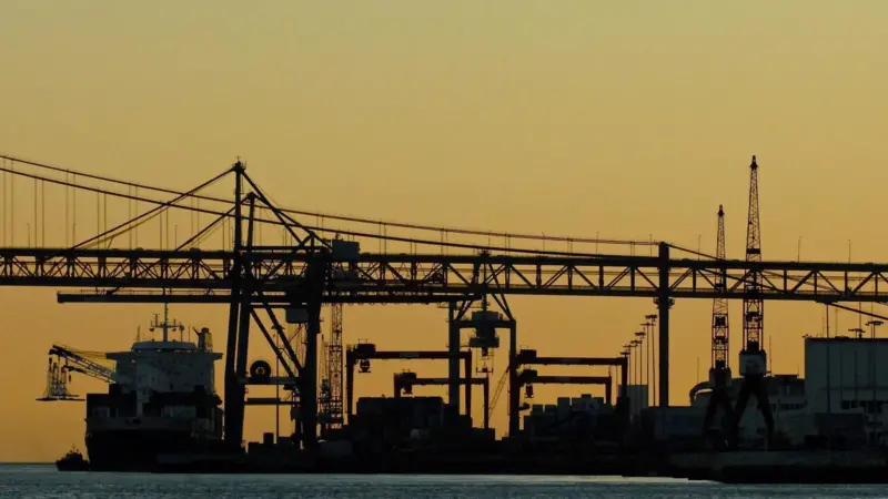 Enhanced co-ordination between the ports of Lisbon (pictured) and Setúbal offered up as an alternative. Credit: Pedro Ribeiro Simões