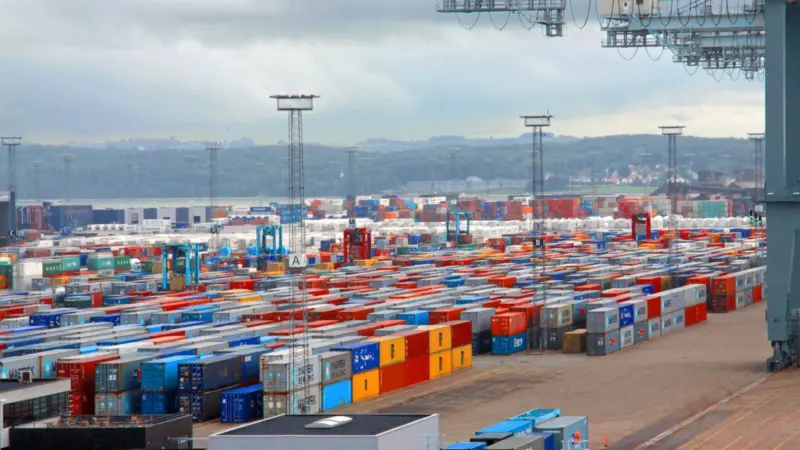 Container terminals will face financial challenges. Credit: Guillaume Baviere, Flickr
