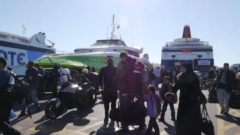 Piraeus Port flooded with refugees. Credit: Nonviolent Peaceforce