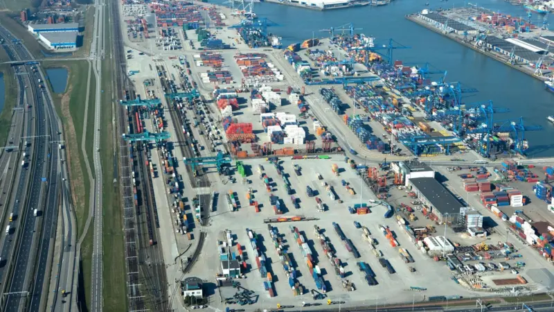 The Port of Rotterdam - now better connected to France thanks to regular rail and inland shipping links