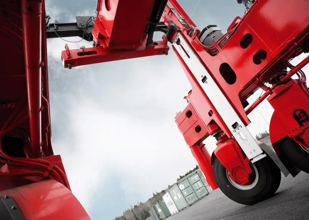 The Kalmar straddle carriers will be delivered in Q3 2016