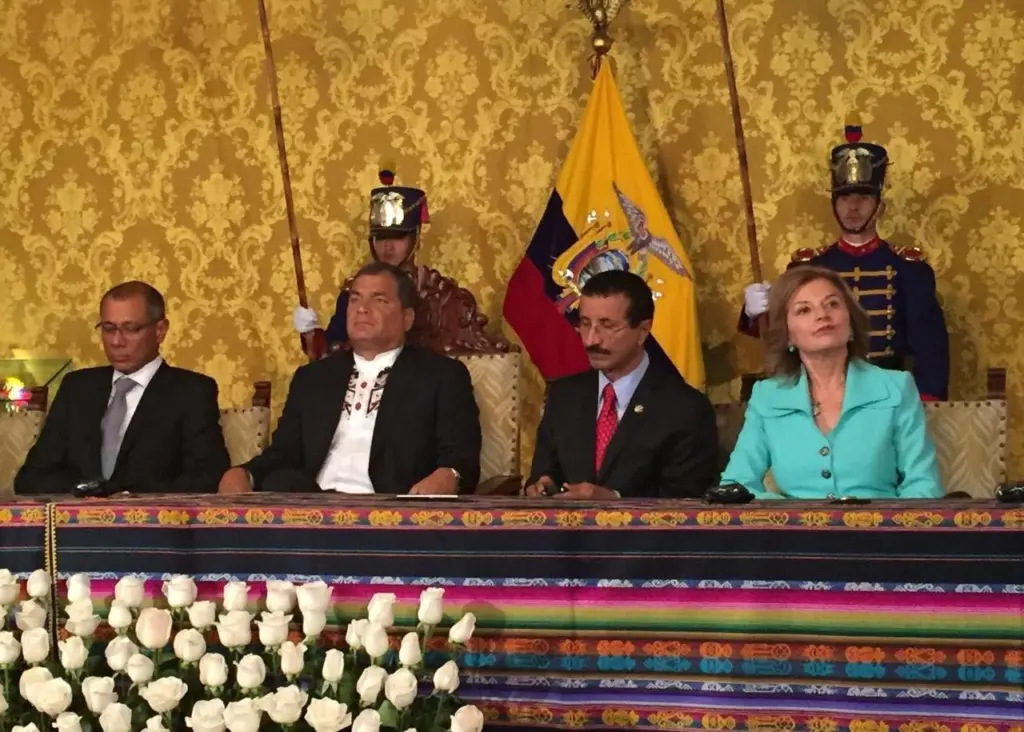 (Left to right): HE Jorge Glass, Vice President of Ecuador, HE Rafael Correa, President of Ecuador, Sultan Ahmed Bin Sulayem, DP World Group Chairman and CEO and Isabel Noboa, Chairwoman of Consorcio Nobis at the signing of the new concession fo...