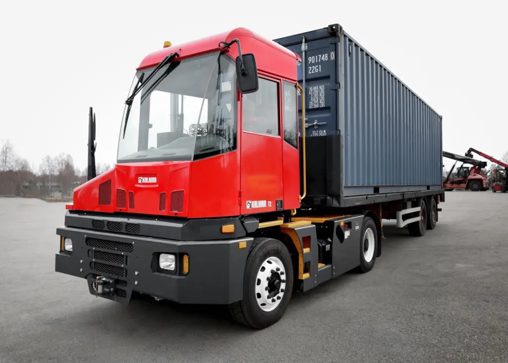 Abu Dhabi Terminals has ordered 14 new Kalmar T2 terminal tractors.