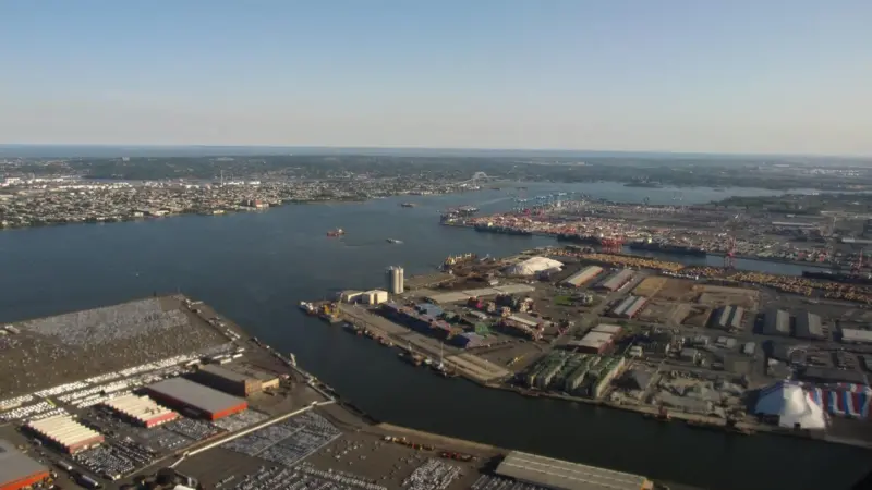 Connections: PANYNJ is making more of its rail links. Credit: Ken Lund