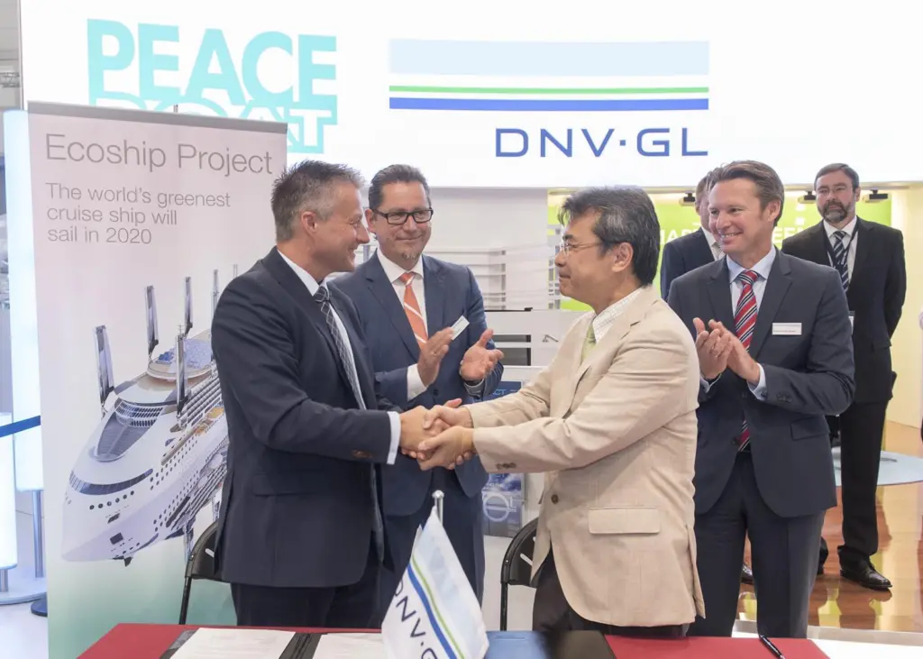 00_100568_Peace-Boat-Signing-SMM-small