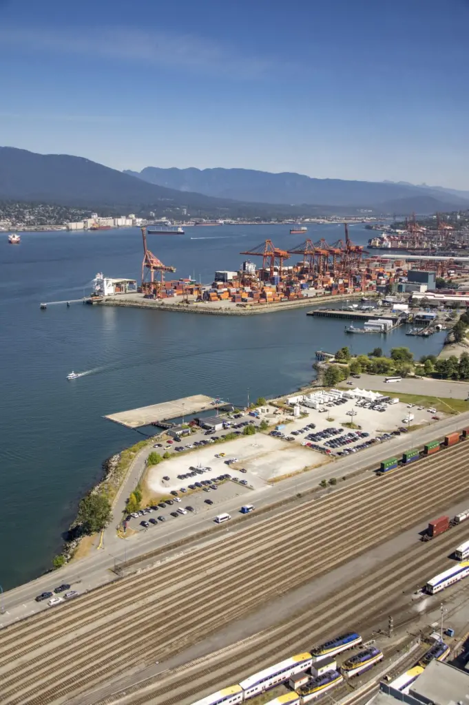 Falling: lower volumes in Canada reflect a slackening world trade outlook. Credit: Ross G. Strachan