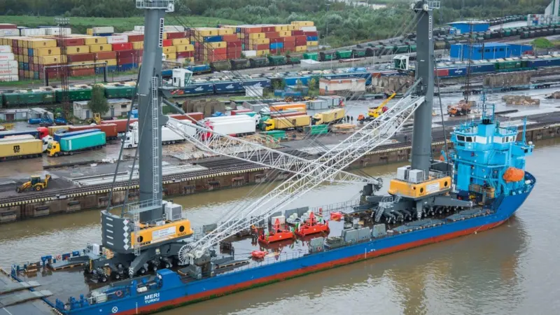 Fully assembled LHM 550 ready start operating at Container Terminal St Petersburg