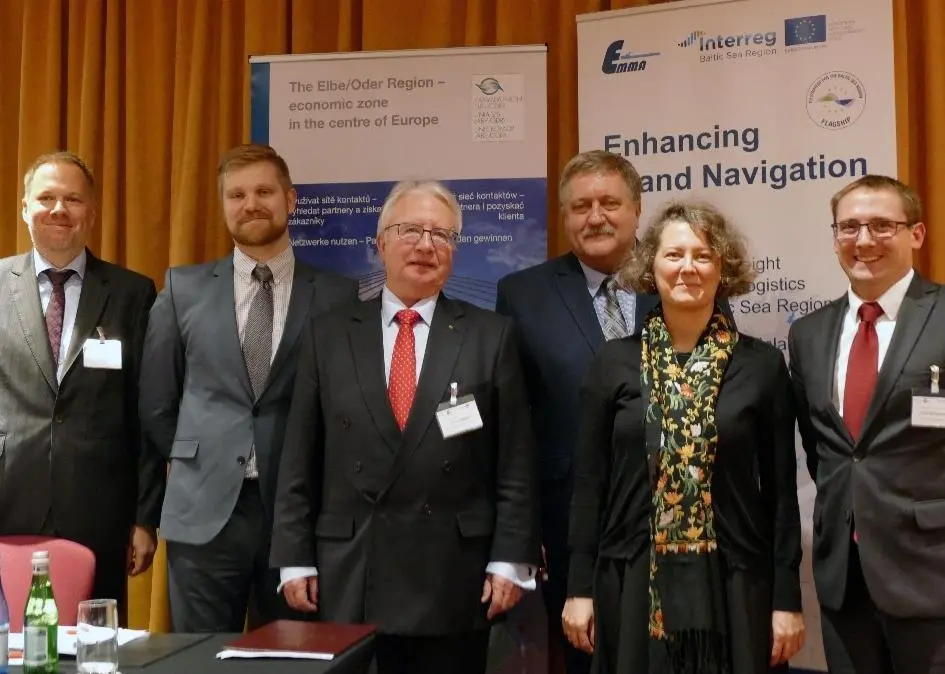 The panelists stressed the need of developing one strong voice for inland navigation in Europe