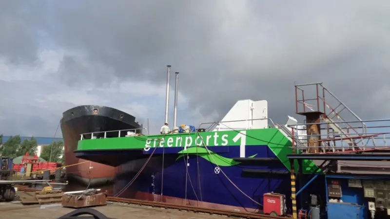In 2017, the LNG hopper barge 'greenports' 1 will join the Bremenports fleet