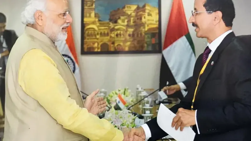 DP World's Sultan Ahmed Bin Sulayem with the prime minister of India Shri. Narendra Modi at the Vibrant Gujarat Global Summit.