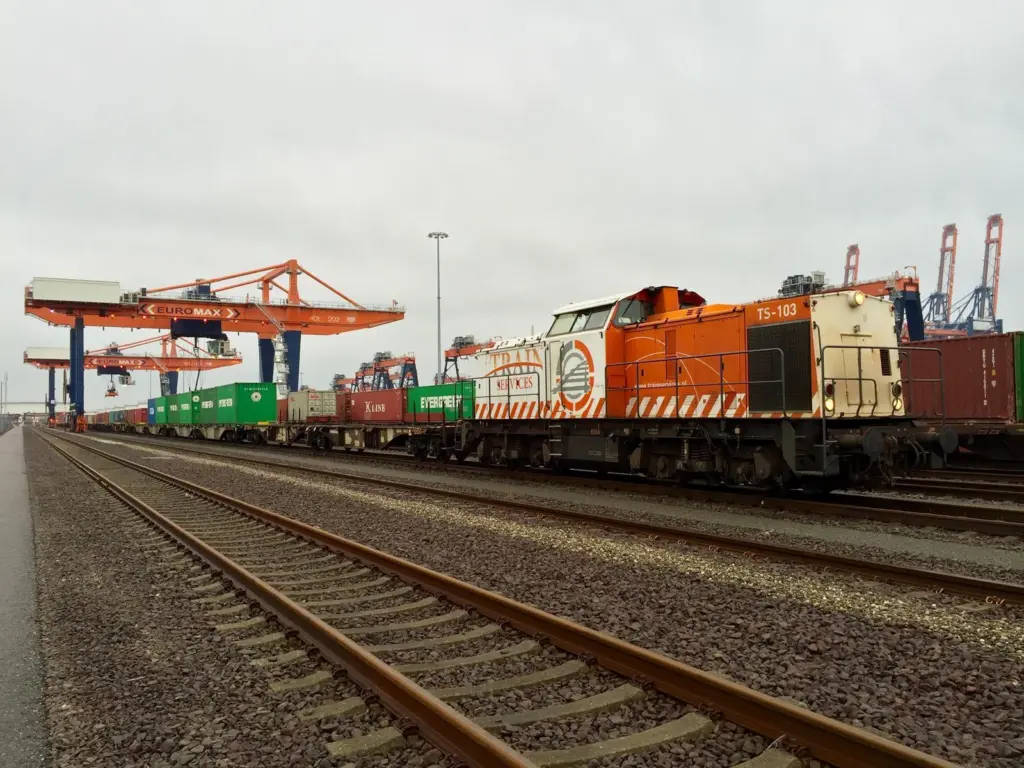 Extra: PortShuttle doubles its rail services in Rotterdam in December. Credit: De Boom Greop