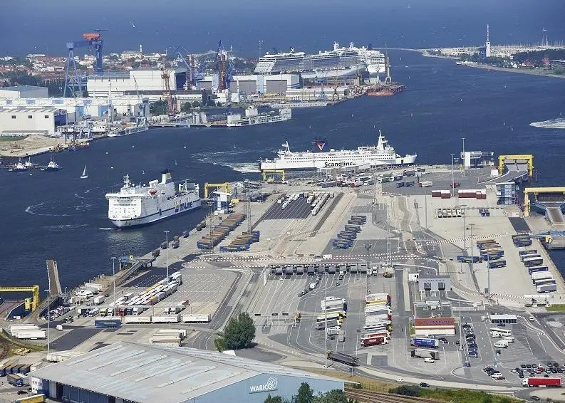 Port of Rostock sees first bunkering of a chemical tanker with LNG