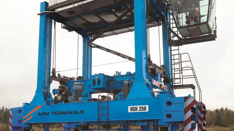 Improved efficiency: Kalmar Hybrid Straddle carriers consume up to 40% less fuel