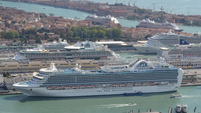 At the moment, larger ships, including cruise ships have to sail along the Giudecca Canal close to the Doges Palace and Saint Marks Square to reach the passenger terminal