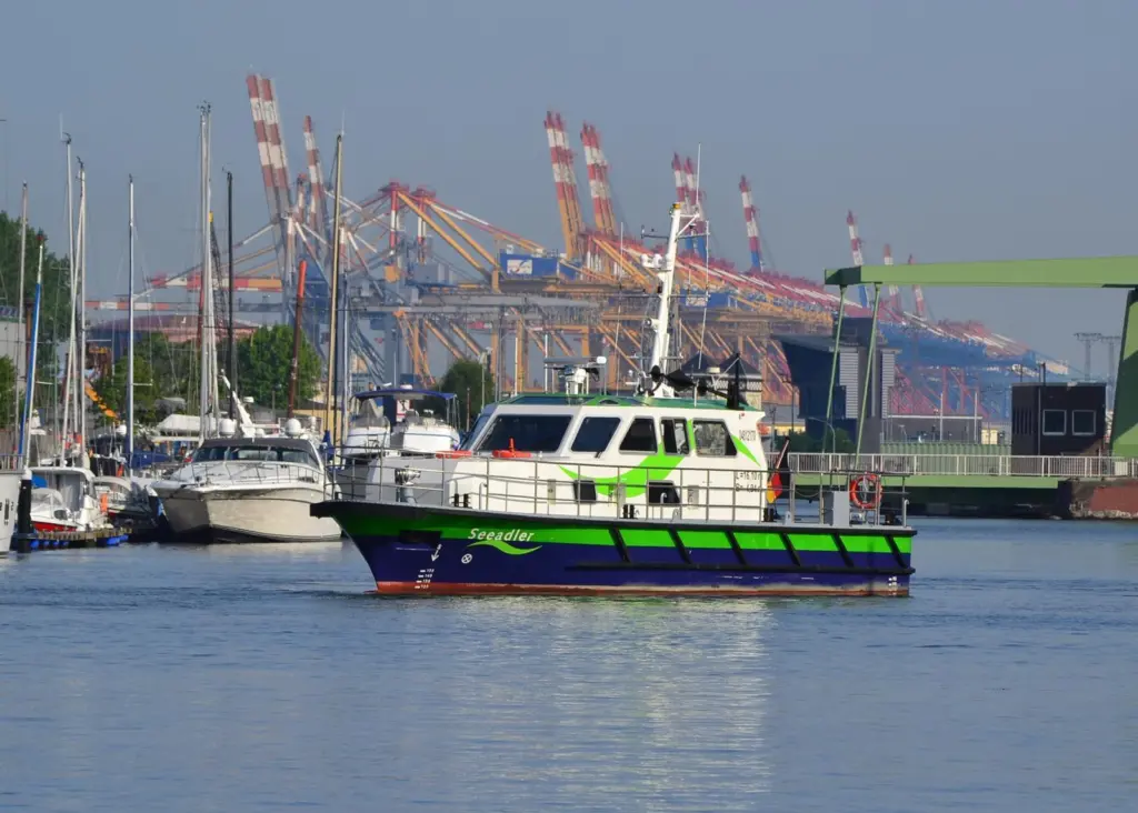 New survey boat Seeadler with hybrid diesel/electric engine