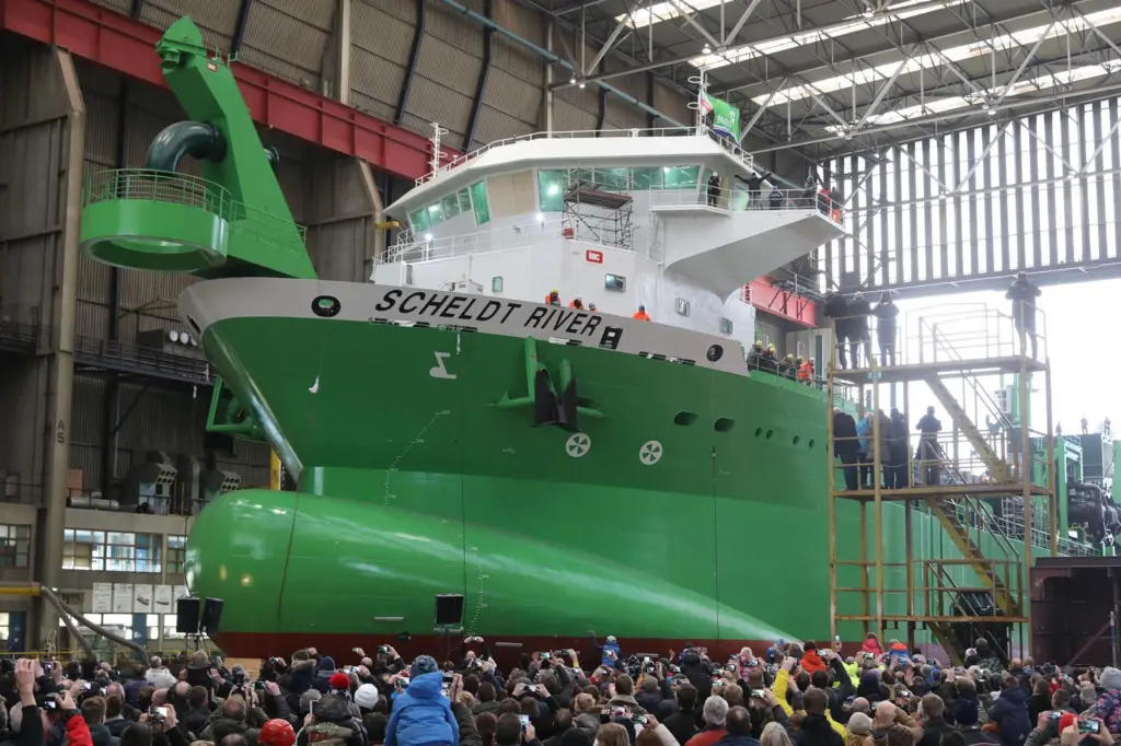 DEME’s two new trailing suction hopper dredgers are the first in the world to be able to run purely on LNG