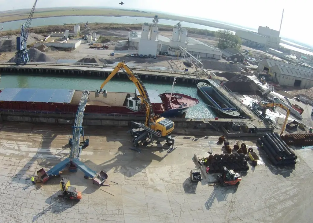 The Liebherr LH 120 M in operation at Ridham Sea Terminal