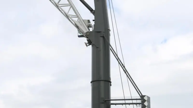Saqr has ordered two Liebherr mobile harbour cranes.