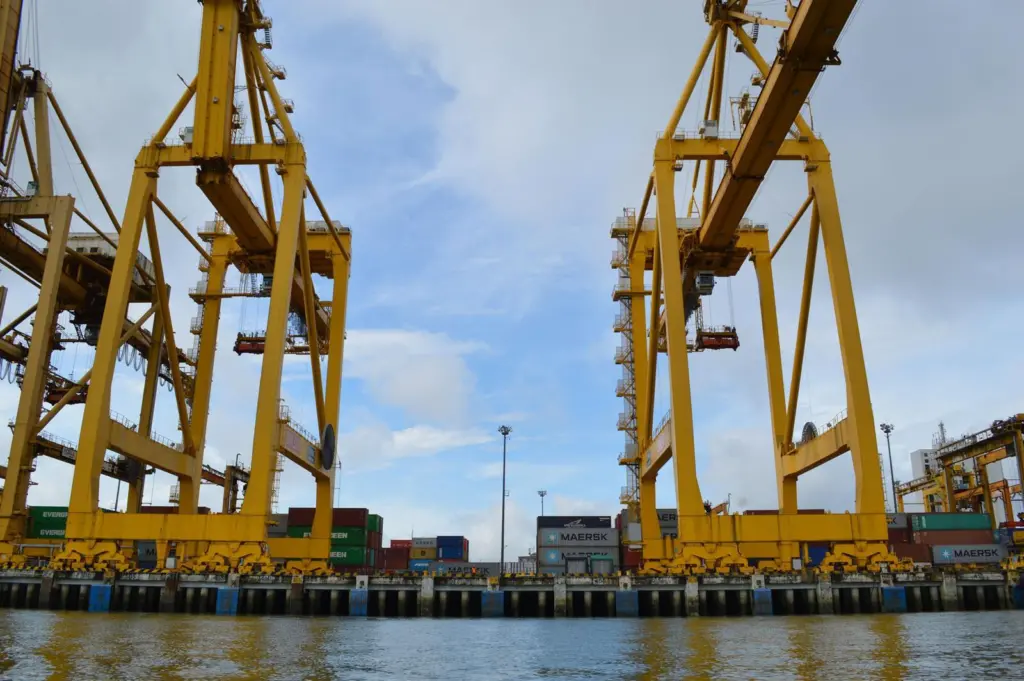 Improvements will include deepening of the access to the port of Buenaventura. Credit: Ececho I. Coello.