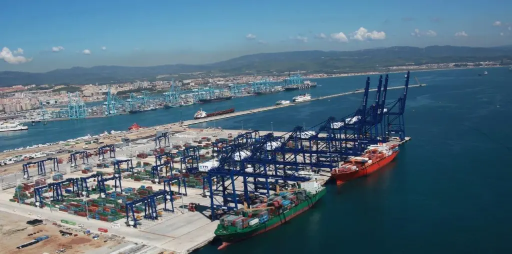 Port of Algeciras has put back the deadline for bids for its third container terminal.
