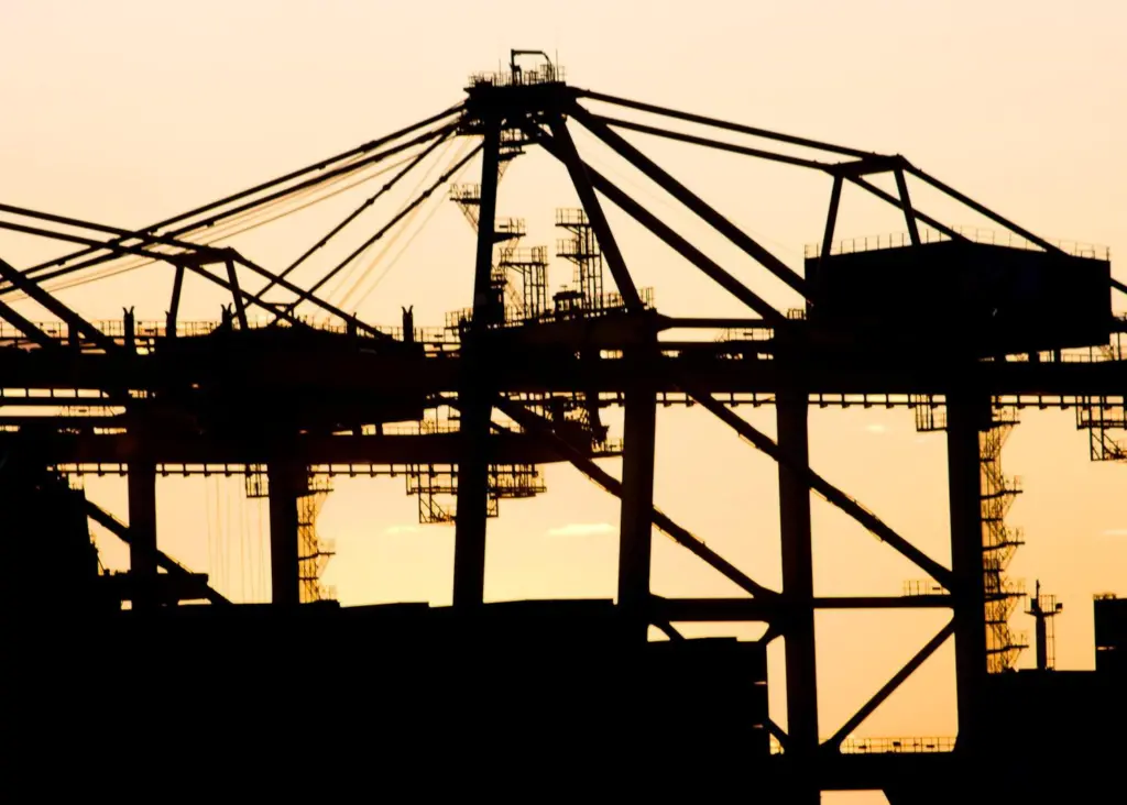 Using technology to digitise the supply chain is important in order for ports and terminals to operate more efficiently. Credit: Claudi Cervello.