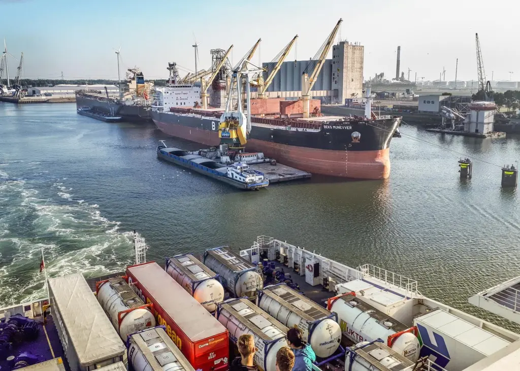 Mis-match: Disjointed planning can create the risk of conflicting port authority and terminal operator continuity plans. Credit: Dave Collier