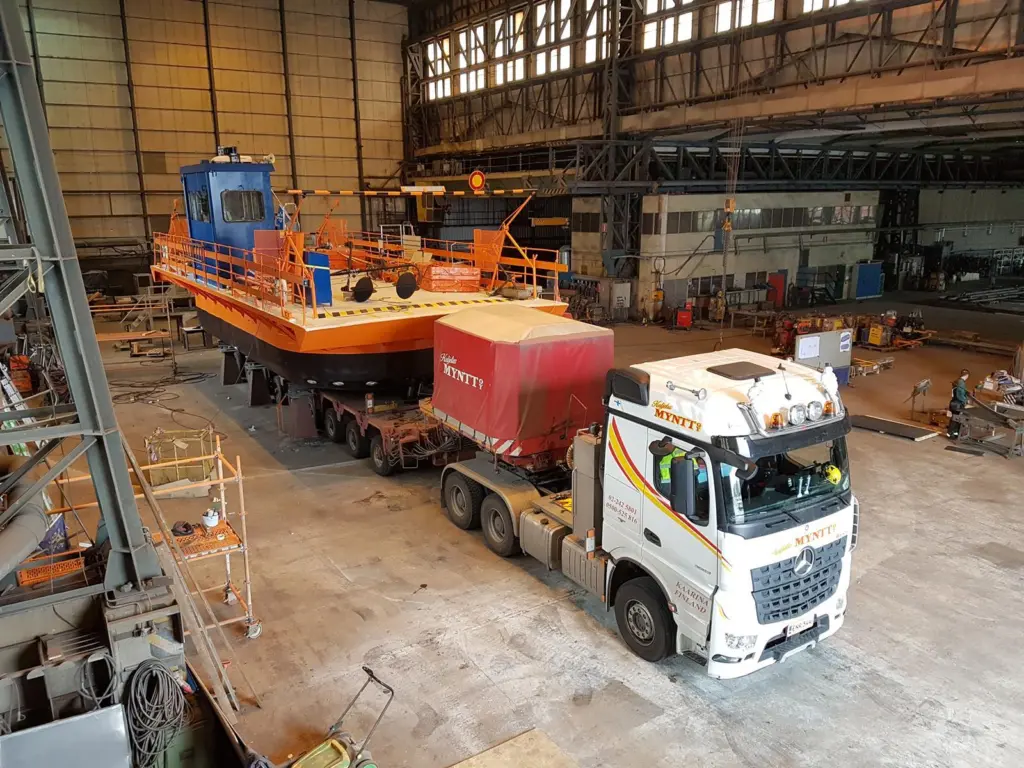 Replicating electrification commonly used in large ships isn't an option, since the bulky AC generation systems are unsuitable for small passenger ferries