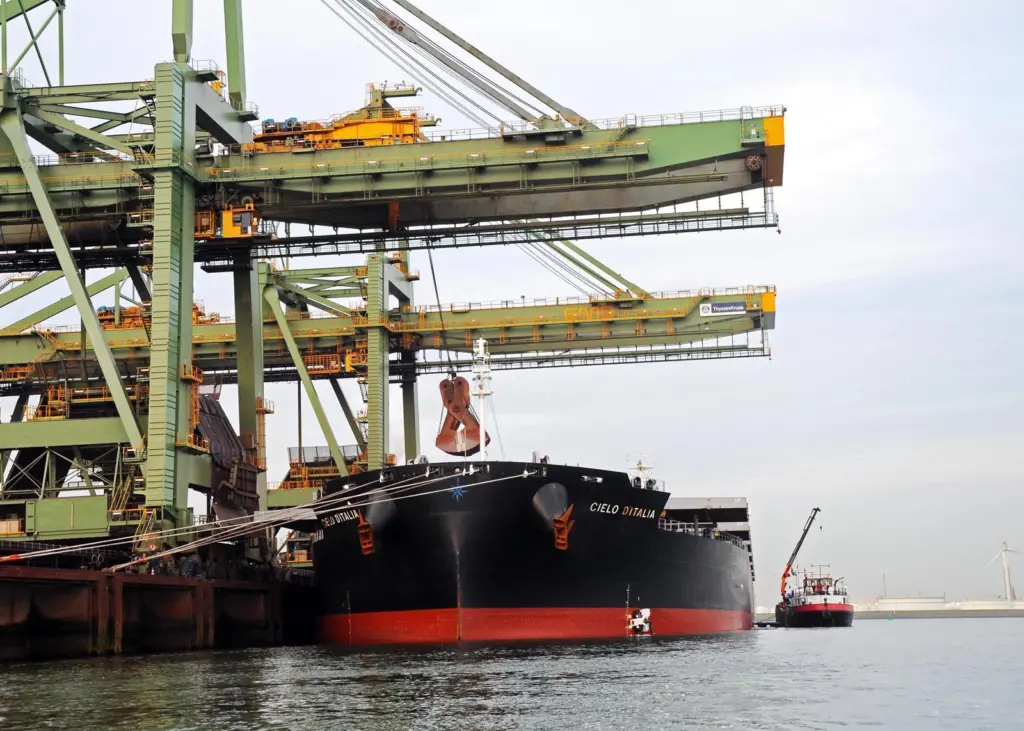 Fleet Cleaner can currently deliver its hull cleaning service 24 hours a day to all ports in the Netherlands