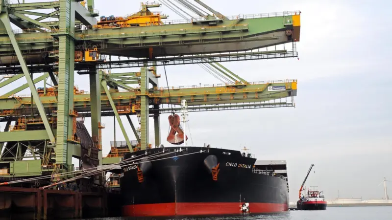 Fleet Cleaner can currently deliver its hull cleaning service 24 hours a day to all ports in the Netherlands