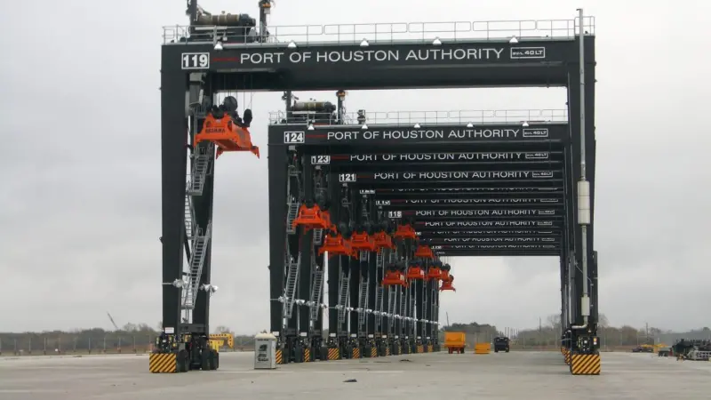 RTG cranes at Port of Houston
